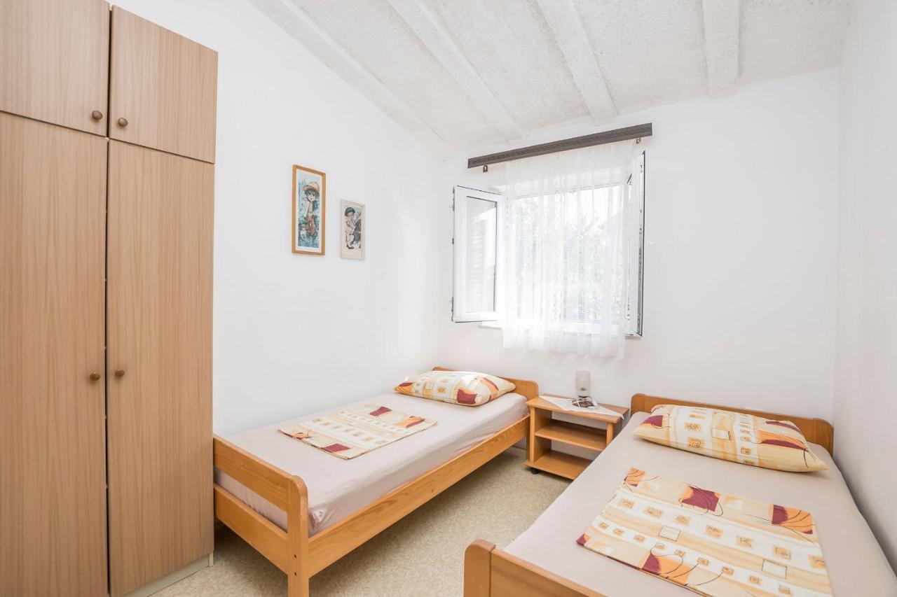 Apartments Mira Privlaka  Extérieur photo